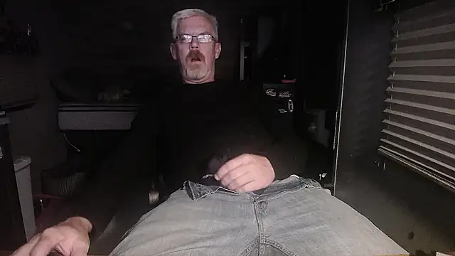 Snapshot of Di9ital069 chatting on March 14, 5:24 am Di9ital069 online show from March 14, 5:24 am