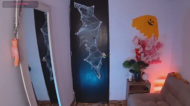 Lucy Princes online show from October 28, 7:12 am