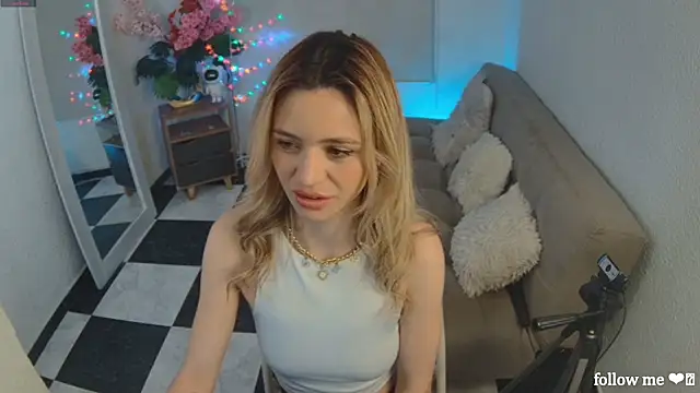 Lucy Princes online show from January 8, 3:31 am