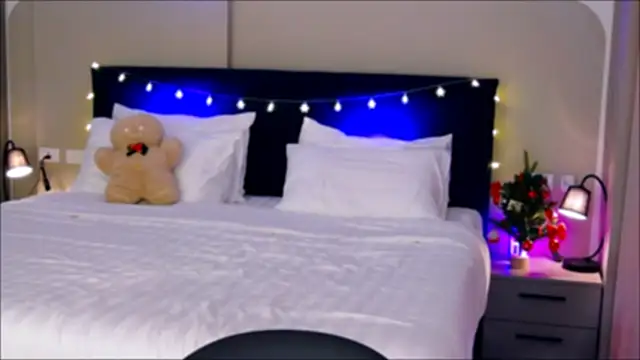 wow Mia online show from December 20, 5:47 am