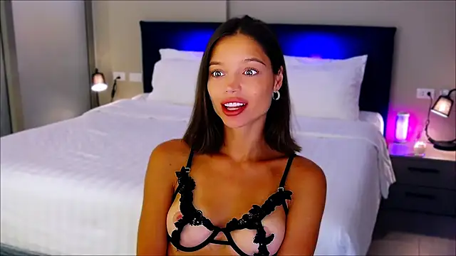 wow Mia online show from February 13, 2:12 am