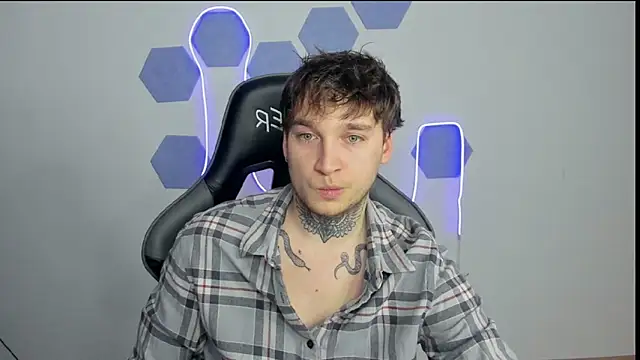 Chris Tyson online show from December 17, 12:34 am