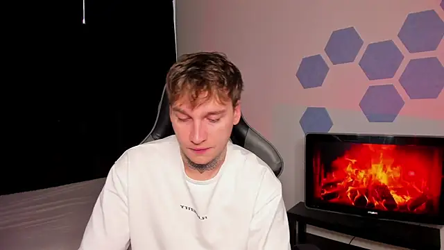 Chris Tyson online show from October 4, 10:02 am