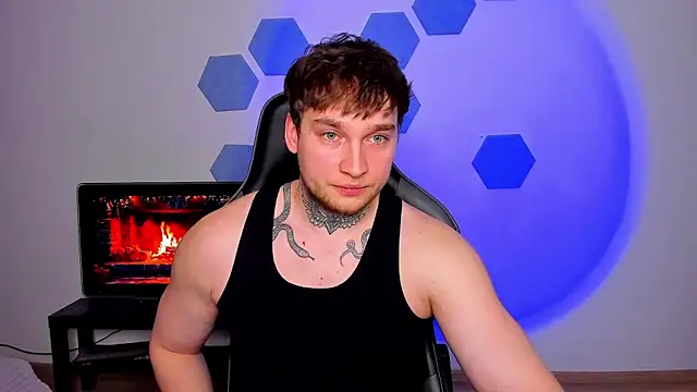 Chris Tyson online show from April 8, 8:09 pm