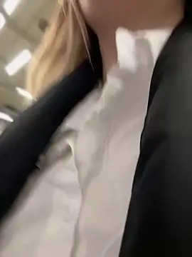 LoraaDoll online show from October 6, 3:42 pm