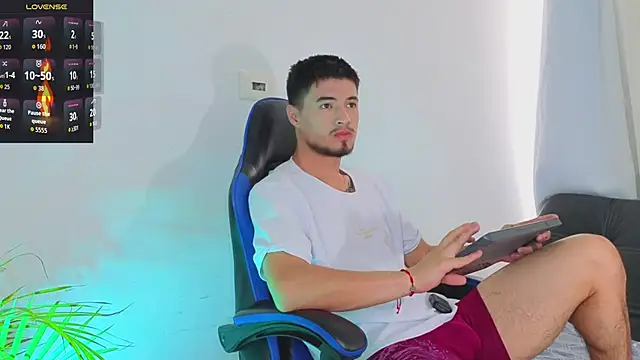 EdwardRoss  online show from February 10, 8:13 pm