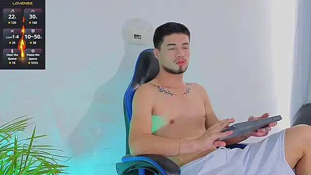 EdwardRoss  online show from March 14, 3:39 pm