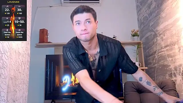 Snapshot of EdwardRoss_ chatting on July 9, 8:46 pm EdwardRoss online show from July 9, 8:46 pm
