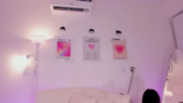 Steff London online show from November 7, 11:16 pm