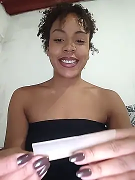 Julia Pretinha online show from May 10, 1:00 am