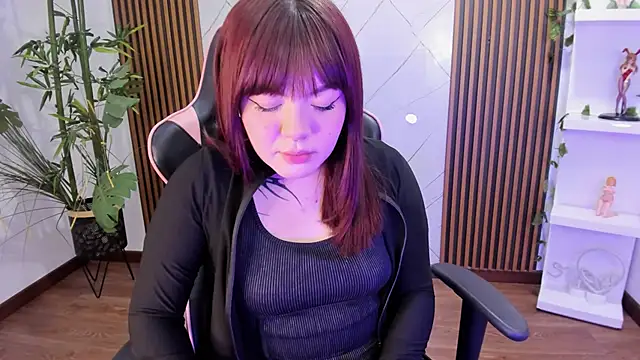 Fluffy Bubble21 online show from February 12, 4:12 am