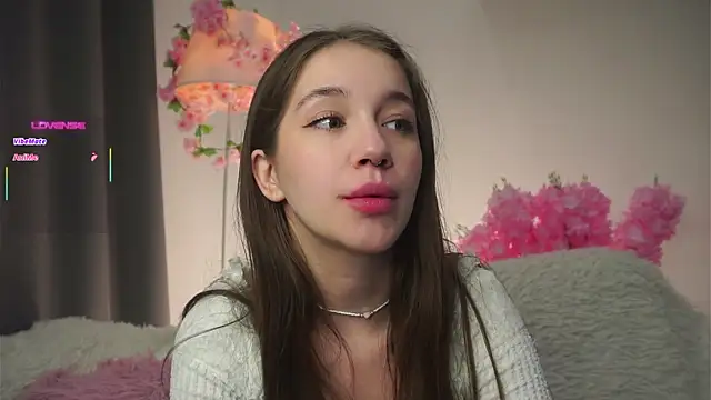 AmiLewis online show from October 24, 1:13 am