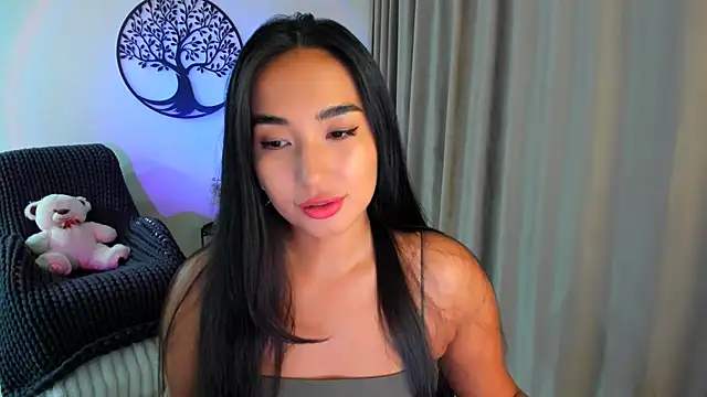 worldofkim online show from September 23, 9:51 pm