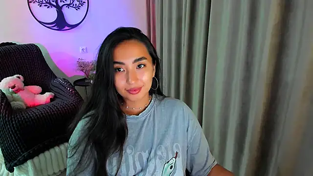 worldofkim online show from November 10, 6:40 pm