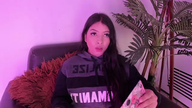 Snapshot of Miia_Thompsonn chatting on January 22, 3:09 am Miia Thompsonn online show from January 22, 3:09 am