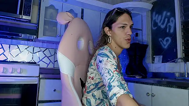 Snapshot of cristinaa_oz chatting on February 17, 8:15 pm cristinaa oz online show from February 17, 8:15 pm