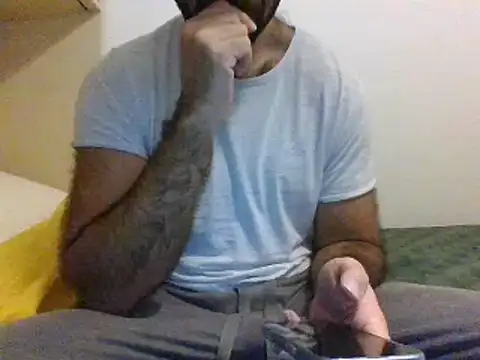 Snapshot of coppai200 chatting on January 12, 11:37 am coppai200 online show from January 12, 11:37 am