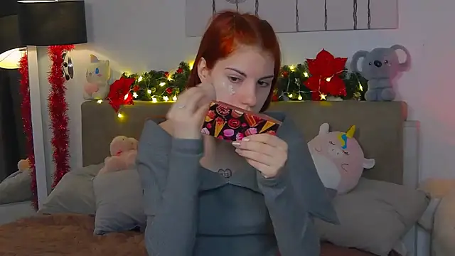 CassKiera online show from December 21, 7:59 am