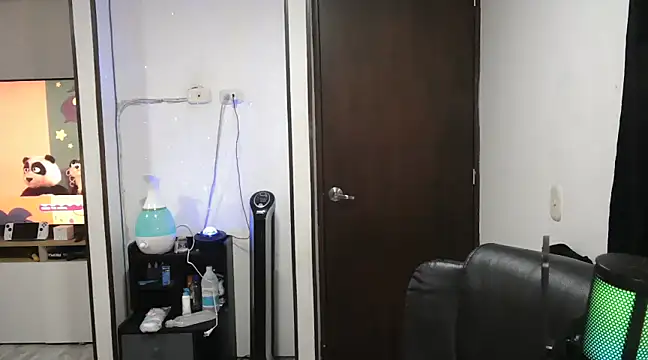 CarolinaRincon online show from March 19, 1:10 am