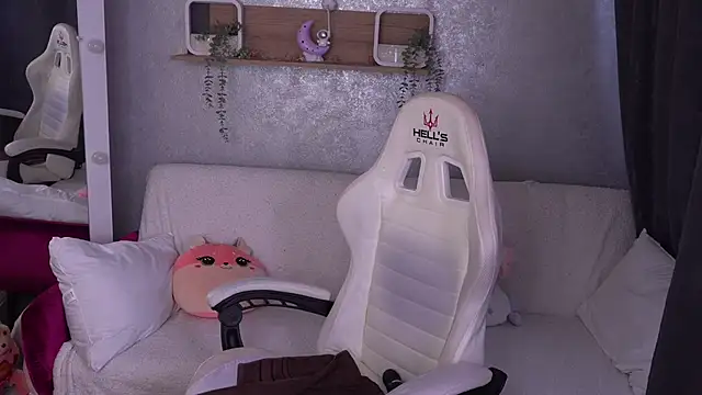 IsabellaFoxyy online show from October 16, 12:39 pm