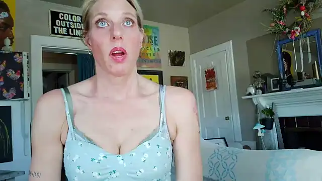 Glamazonx online show from February 12, 10:05 pm