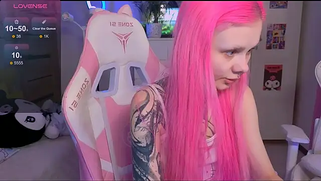 Britney Lynch online show from October 22, 5:30 am