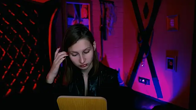 EllaHorton online show from October 27, 8:51 am