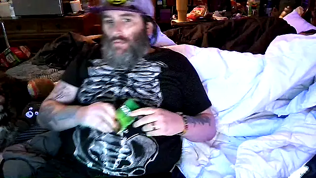 Snapshot of LocaIGhost chatting on November 21, 6:23 am LocaIGhost online show from November 21, 6:23 am