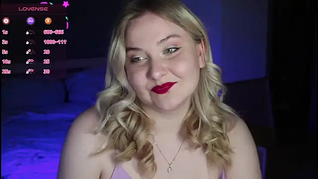 Snapshot of sensual_girrrl chatting on May 24, 10:59 pm sensual girrrl online show from May 24, 10:59 pm