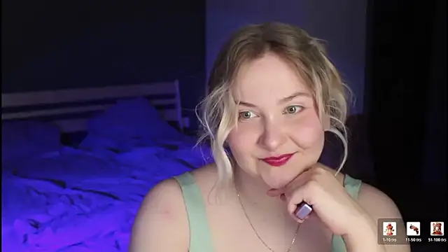 Snapshot of sensual_girrrl chatting on June 11, 12:32 am sensual girrrl online show from June 11, 12:32 am