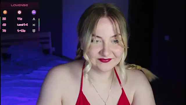 Snapshot of sensual_girrrl chatting on July 13, 12:13 am sensual girrrl online show from July 13, 12:13 am
