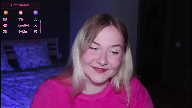 Snapshot of sensual_girrrl chatting on July 20, 12:47 am sensual girrrl online show from July 20, 12:47 am