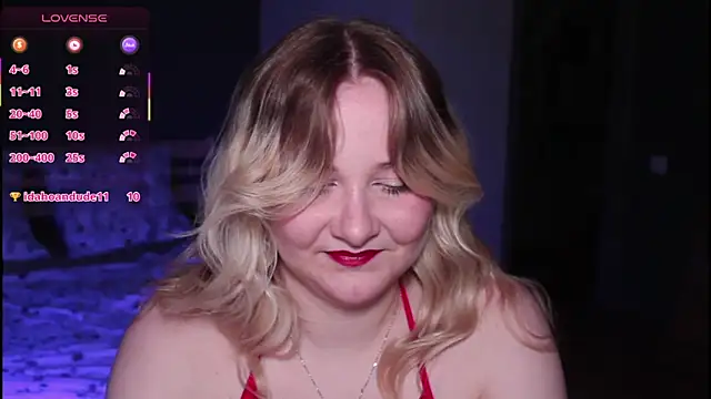 Snapshot of sensual_girrrl chatting on July 22, 12:02 am sensual girrrl online show from July 22, 12:02 am
