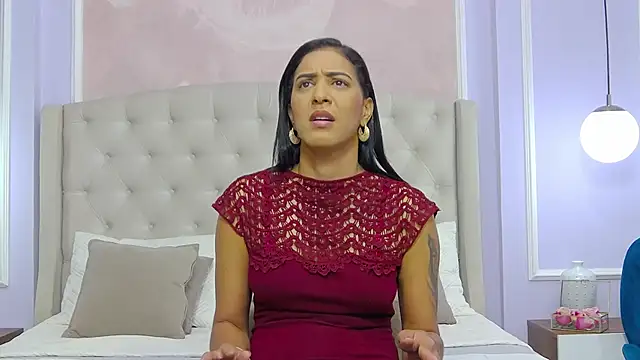 Snapshot of JoannaCox chatting on February 6, 10:32 pm JoannaCox online show from February 6, 10:32 pm