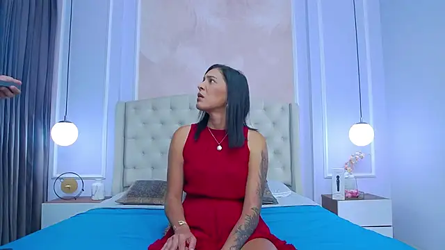 Snapshot of JoannaCox chatting on October 6, 7:11 pm JoannaCox online show from October 6, 7:11 pm
