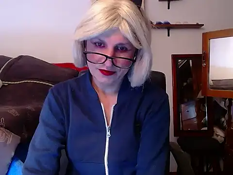 Snapshot of LorenJade chatting on April 26, 9:51 am LorenJade online show from April 26, 9:51 am