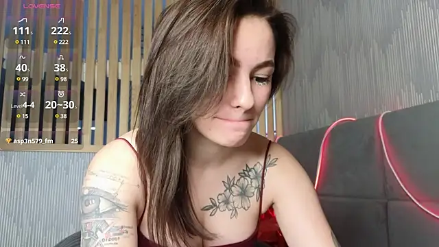 girl with snaketatto0 online show from February 16, 3:26 am