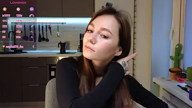 girl with snaketatto0 online show from March 23, 3:54 am