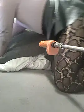 Snapshot of aprilexx chatting on October 4, 12:36 pm aprilexx online show from October 4, 12:36 pm