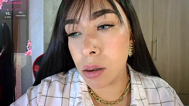 leahtemptation3 online show from May 16, 12:29 am