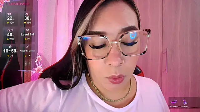leahtemptation3 online show from June 30, 8:59 am