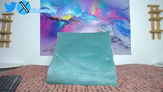 Snapshot of Benjamingrey@xh chatting on November 18, 8:13 pm Benjamingreyxh online show from November 18, 8:13 pm