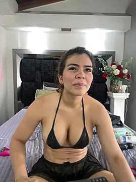 Arianna Jones1 online show from April 14, 4:24 pm