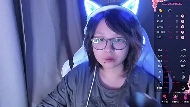 maydaykimmy online show from October 19, 9:15 pm