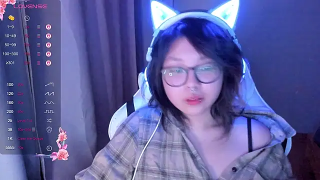 Snapshot of maydaykimmy chatting on March 5, 9:44 pm maydaykimmy online show from March 5, 9:44 pm