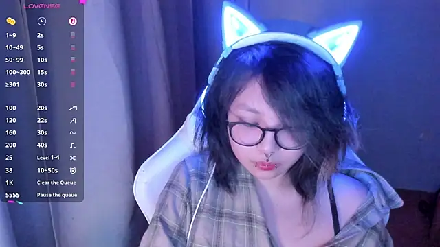 Snapshot of maydaykimmy chatting on March 15, 2:39 am maydaykimmy online show from March 15, 2:39 am