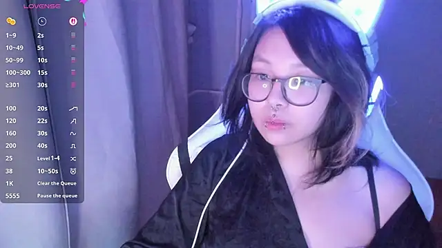 Snapshot of maydaykimmy chatting on April 12, 8:36 pm maydaykimmy online show from April 12, 8:36 pm