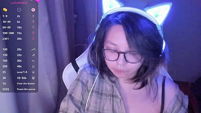 Snapshot of maydaykimmy chatting on April 13, 8:47 pm maydaykimmy online show from April 13, 8:47 pm