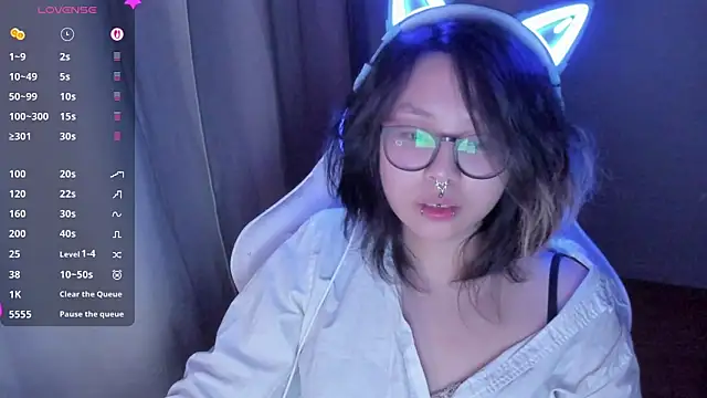 Snapshot of maydaykimmy chatting on April 17, 10:13 pm maydaykimmy online show from April 17, 10:13 pm