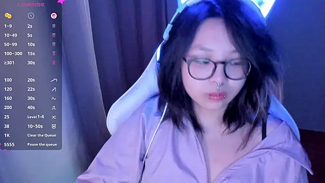 Snapshot of maydaykimmy chatting on April 21, 1:18 am maydaykimmy online show from April 21, 1:18 am